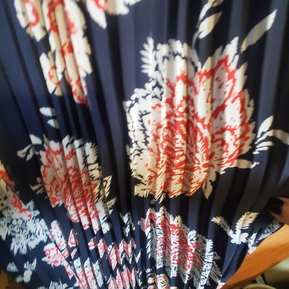 LANE BRYANTSZ 18. PAISLEY PLEATED CHIFON SLEEVELESS HALTER NECK. Maxi - Picture 6 of 9